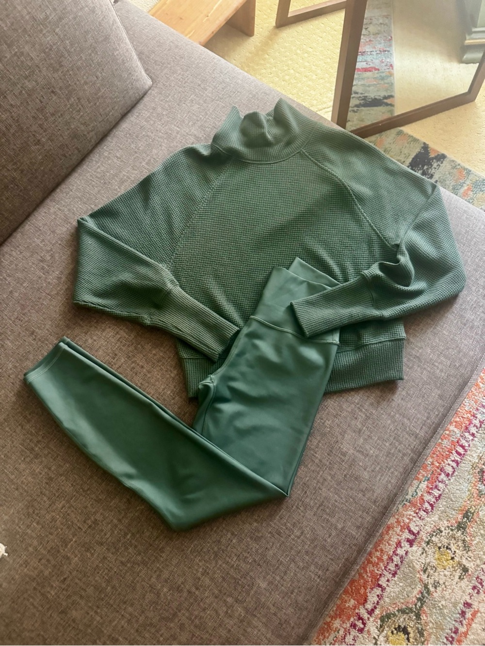 ALO SET in like new condition